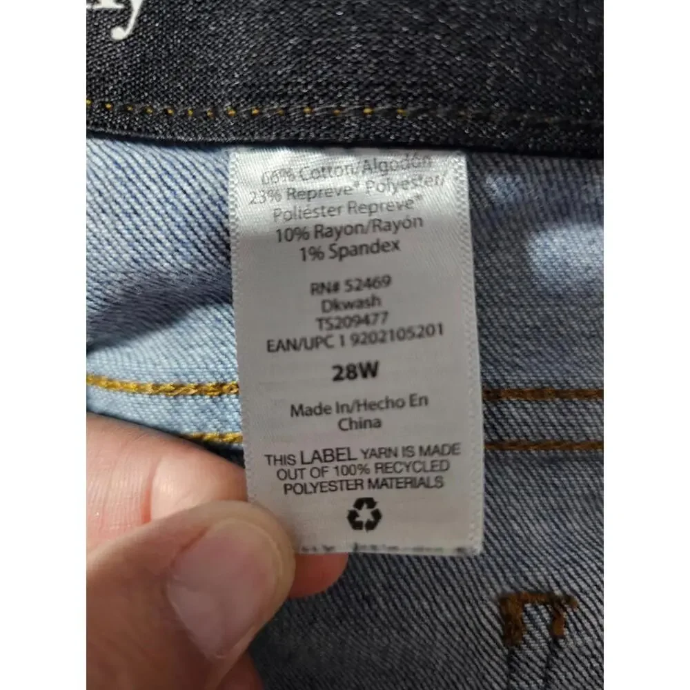 Women's Terra & Sky Denim Jeans Shorts Distressed Size 28W Blue Elastic Waist - Picture 4 of 12
